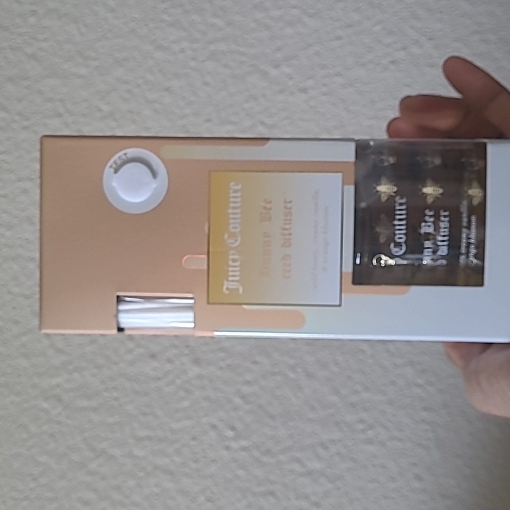 Juicy Couture Huney Bee Reed Diffuser - Picture 6 of 10